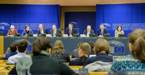 Propunerile legislative din Minority SafePack au fost prezentate Comisiei Europene în cadrul unei reuniuni de succes Propunerile legislative din Minority SafePack au fost prezentate Comisiei Europene în cadrul unei reuniuni de succes