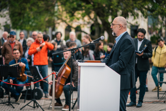 Discursul lui Kelemen Hunor la dezvelirea grupului statuar al fondatorilor școlii de pictură băimărene Discursul lui Kelemen Hunor la dezvelirea grupului statuar al fondatorilor școlii de pictură băimărene