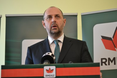 Este nevoie de dialog - președintele UDMR, Kelemen Hunor, s-a întâlnit cu ministrul de Externe Martonyi János Este nevoie de dialog - președintele UDMR, Kelemen Hunor, s-a întâlnit cu ministrul de Externe Martonyi János