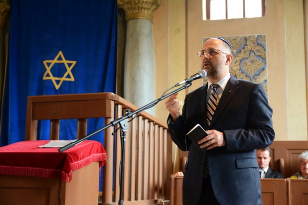 Kelemen Hunor: Avem obligaţia de a menţine trează memoria colectivă. La Gheorgheni a fost evocată amintirea victimelor Holocaustului Kelemen Hunor: Avem obligaţia de a menţine trează memoria colectivă. La Gheorgheni a fost evocată amintirea victimelor Holocaustului