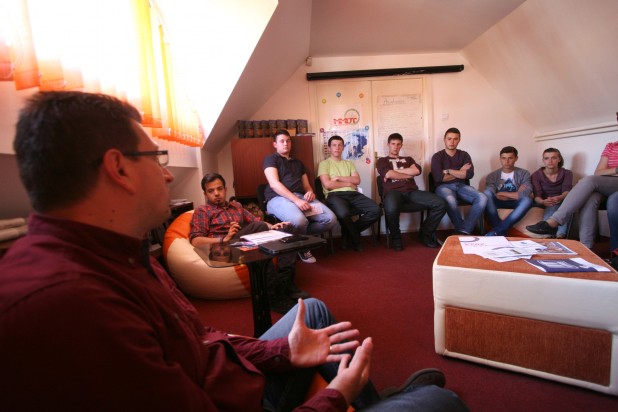 Pe 25 mai tinerii își decid viitorul prin vot Pe 25 mai tinerii își decid viitorul prin vot