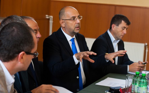 Guvernarea este pentru oameni, pentru comunitate. Kelemen Hunor s-a întâlnit, la Cozmeni, cu primarii din Secuime Guvernarea este pentru oameni, pentru comunitate. Kelemen Hunor s-a întâlnit, la Cozmeni, cu primarii din Secuime