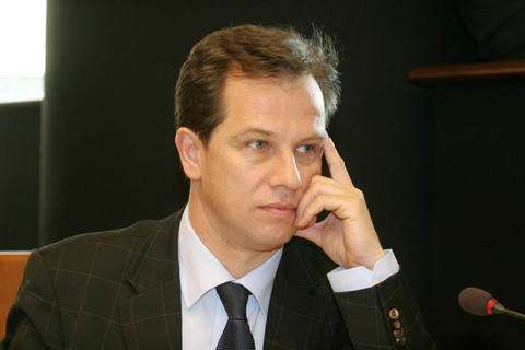 Ruinele cetății de la Racu vor fi explorate Ruinele cetății de la Racu vor fi explorate
