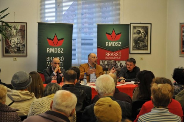 Solidaritatea comunității, esențială în proiectele de viitor – Dezbatere publică la Brașov cu președintele Kelemen Hunor Solidaritatea comunității, esențială în proiectele de viitor – Dezbatere publică la Brașov cu președintele Kelemen Hunor