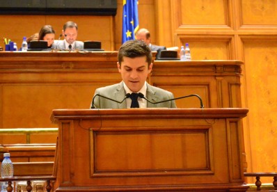 Molnár Zsolt: Parlamentul sprijină lupta împotriva violenței în familie Molnár Zsolt: Parlamentul sprijină lupta împotriva violenței în familie