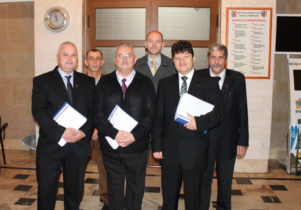 UDMR Hunedoara a depus candidaturile pentru parlamentare la BEJ UDMR Hunedoara a depus candidaturile pentru parlamentare la BEJ