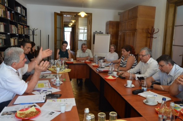 Cooperarea cu profesioniștii din domeniu este importantă Cooperarea cu profesioniștii din domeniu este importantă