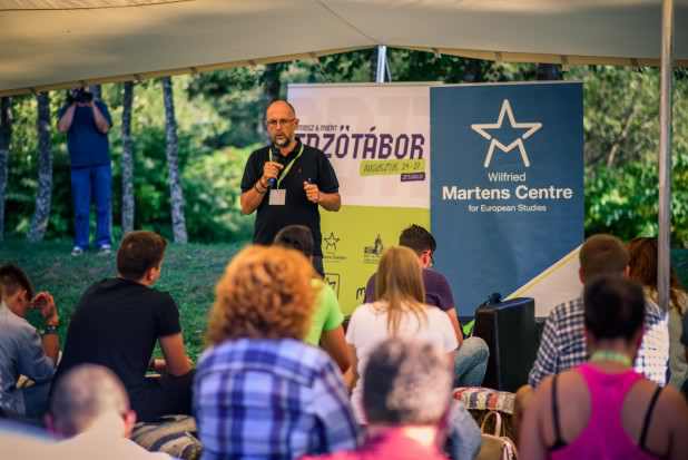 Kelemen Hunor: De la acceptare, respectare și până la sărbătorire este o cale lungă Kelemen Hunor: De la acceptare, respectare și până la sărbătorire este o cale lungă