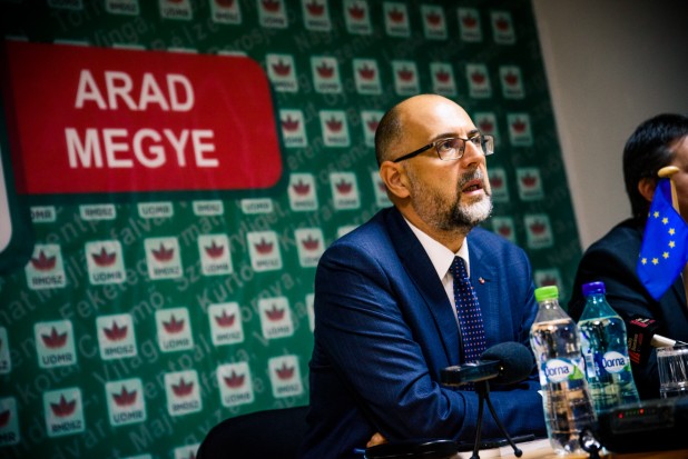Kelemen Hunor în conferință de presă la Arad: în România anului 2017, majoritatea a refuzat dialogul cu maghiarii Kelemen Hunor în conferință de presă la Arad: în România anului 2017, majoritatea a refuzat dialogul cu maghiarii