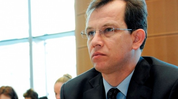 Uniunea Europeană periclitează sistemul Schengen Uniunea Europeană periclitează sistemul Schengen