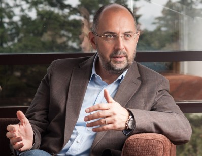 Vreau o țară puternică și o societate cu viziune clară despre viitor – În dialog cu KELEMEN HUNOR, candidatul UDMR la Alegerile prezidențiale Vreau o țară puternică și o societate cu viziune clară despre viitor – În dialog cu KELEMEN HUNOR, candidatul UDMR la Alegerile prezidențiale